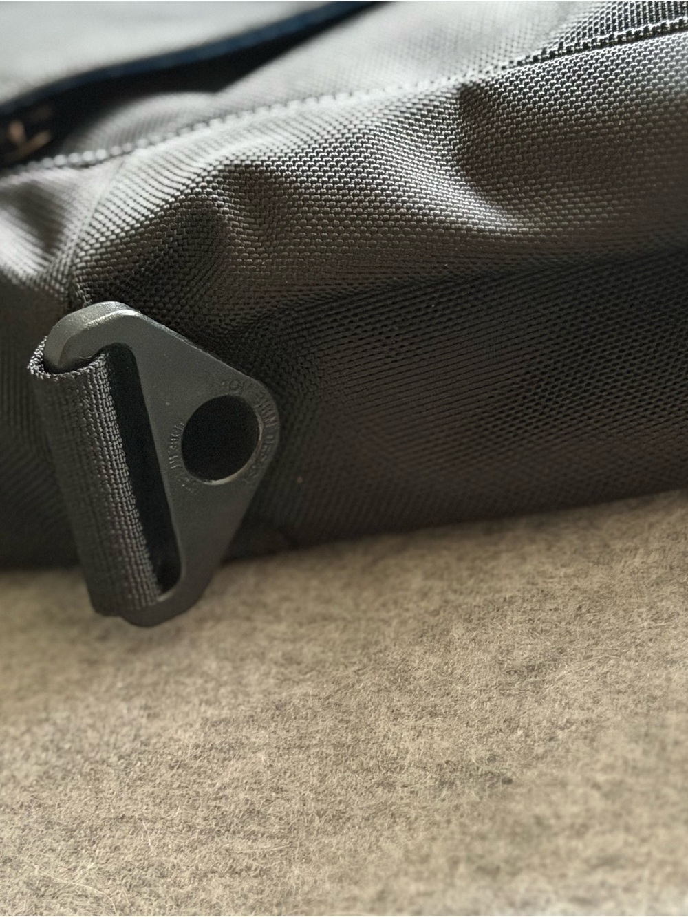 Tom Bihn Maker’s Bag — Black Ballistic / Island Halcyon Interior - Picture 8 of 10